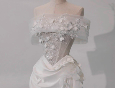 Váy cưới chữ A trễ vai đính hoa 3D
